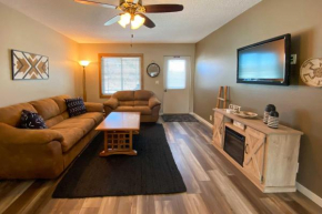 Sacajawea Suite with Deck Near Trails and Sites!